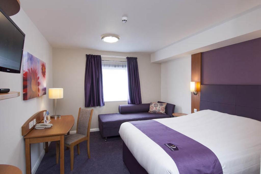Premier Inn Newcastle - Metro Centre Гейтсхед Экстерьер фото